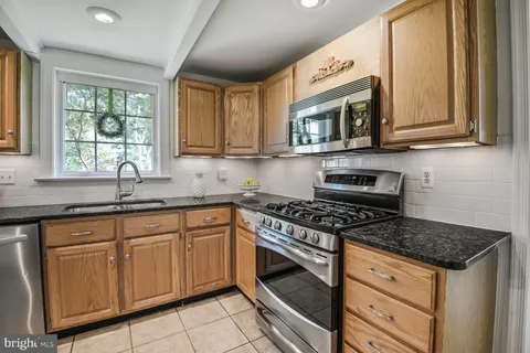 $675,000 | 17601 Prince Edward Drive, Olney, MD 20832