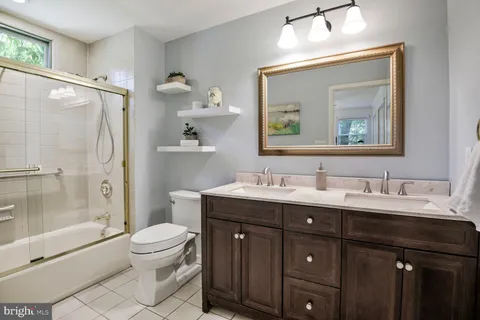 $675,000 | 17601 Prince Edward Drive, Olney, MD 20832