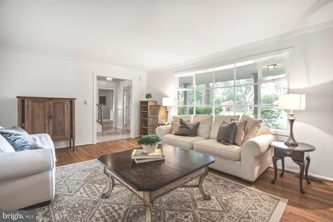 $675,000 | 17601 Prince Edward Drive, Olney, MD 20832