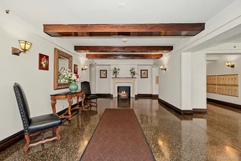 $349,000 | 68 East Hartsdale Avenue, Unit 2L, Hartsdale, NY 10530
