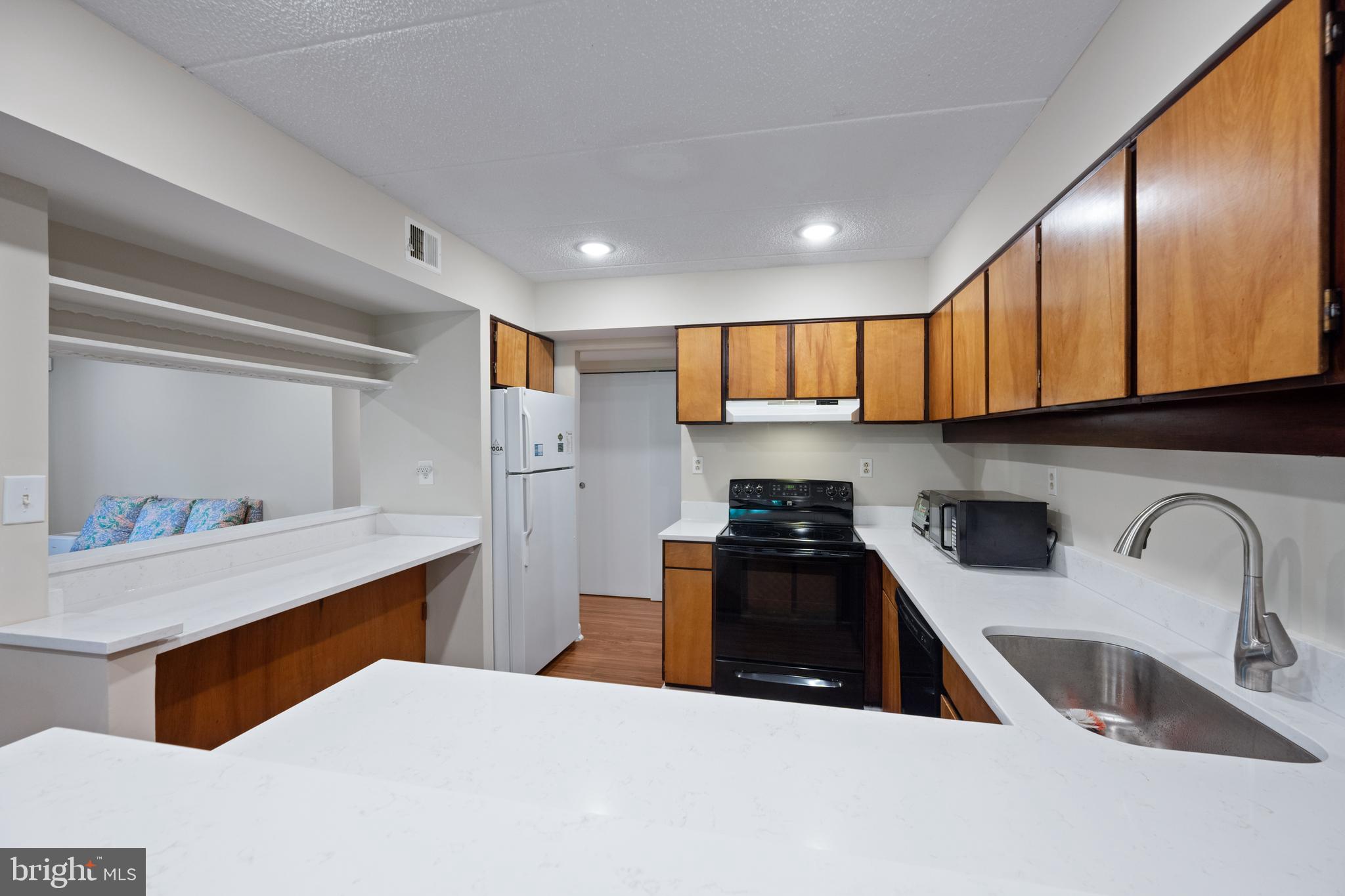 5653 Harpers Farm Road, Unit B Columbia, MD 21044 - Photo 14 of 29 Kitchen