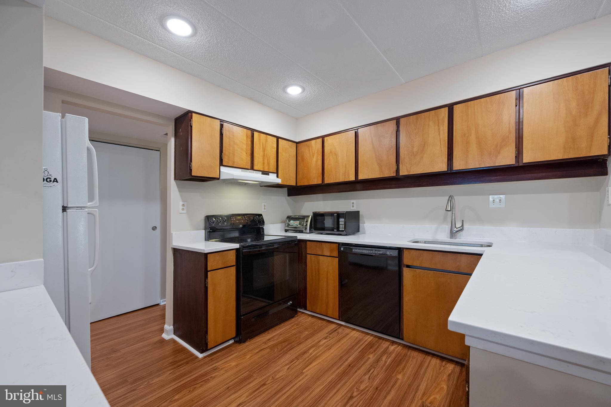 5653 Harpers Farm Road, Unit B Columbia, MD 21044 - Photo 15 of 29 Kitchen
