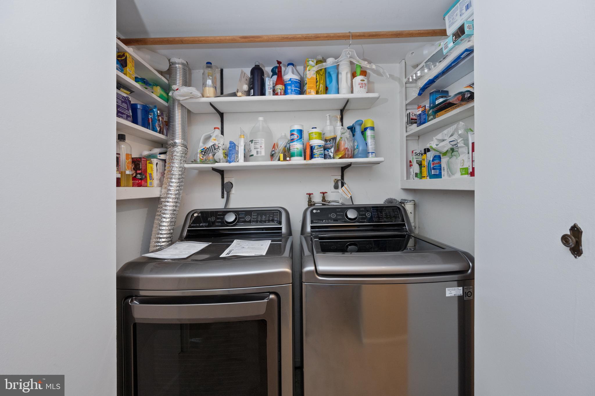 5653 Harpers Farm Road, Unit B Columbia, MD 21044 - Photo 20 of 29 Laundry room w updated WD