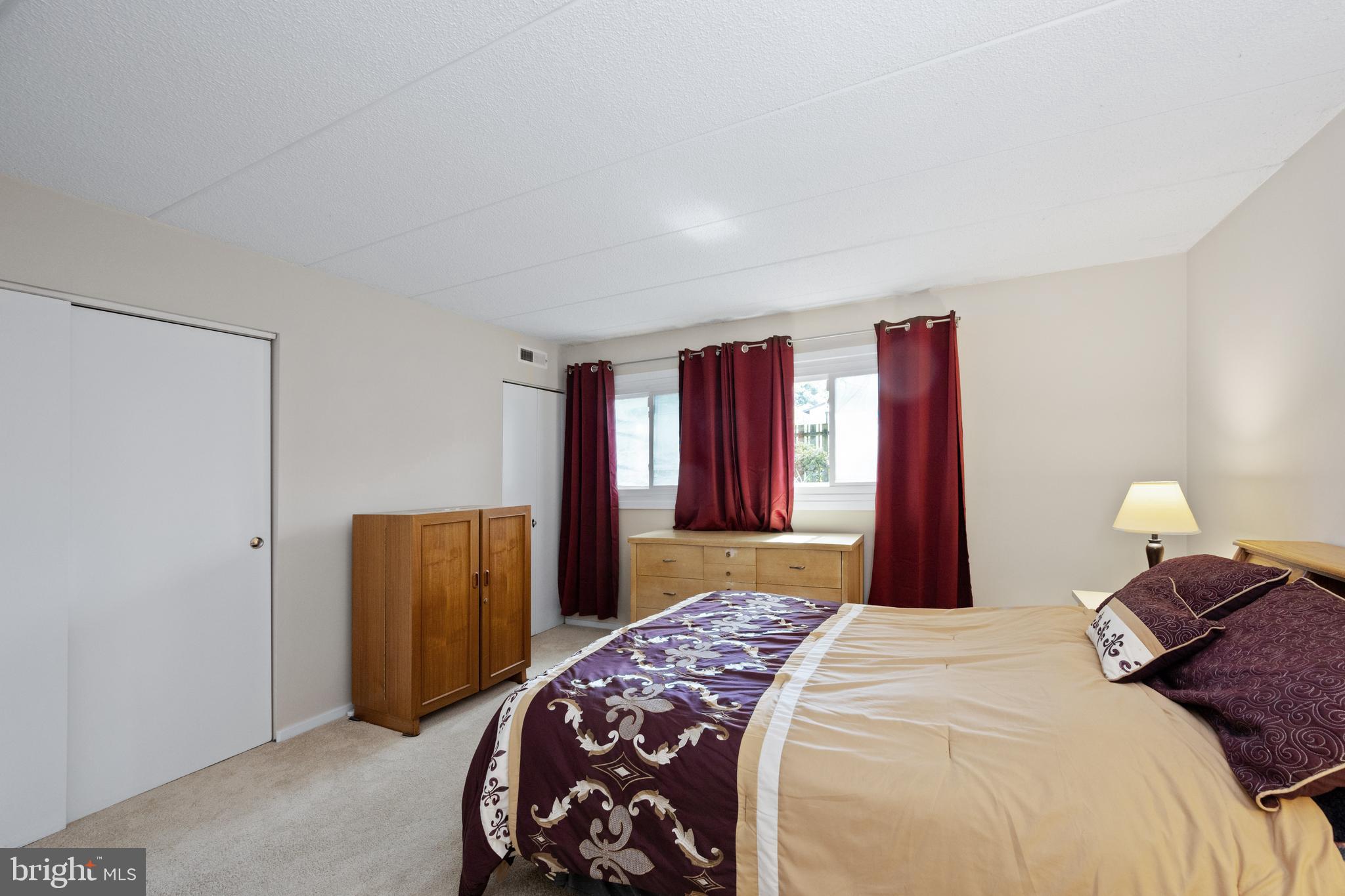 5653 Harpers Farm Road, Unit B Columbia, MD 21044 - Photo 25 of 29 Main bedroom