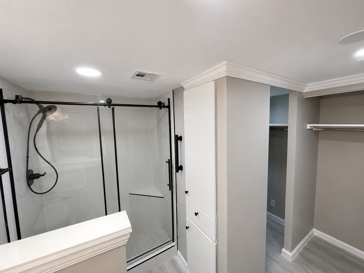 2016 Main Street, Unit 903 Houston, TX 77002 - Photo 11 of 25 Bathroom Layout
