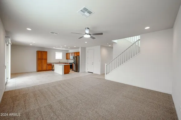 $2,300 | 9037 West Luke Avenue, Glendale, AZ 85305