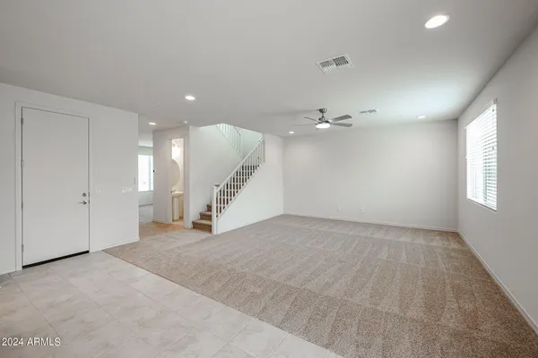 $2,300 | 9037 West Luke Avenue, Glendale, AZ 85305