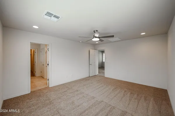 $2,300 | 9037 West Luke Avenue, Glendale, AZ 85305