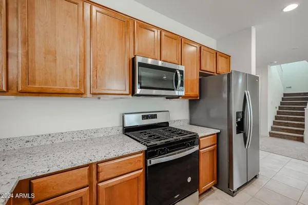 $2,300 | 9037 West Luke Avenue, Glendale, AZ 85305