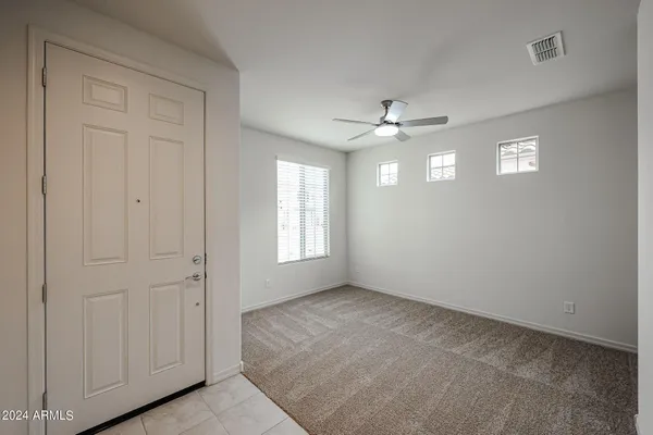 $2,300 | 9037 West Luke Avenue, Glendale, AZ 85305