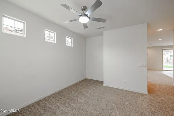 $2,300 | 9037 West Luke Avenue, Glendale, AZ 85305