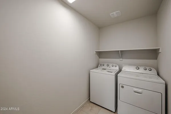 $2,300 | 9037 West Luke Avenue, Glendale, AZ 85305