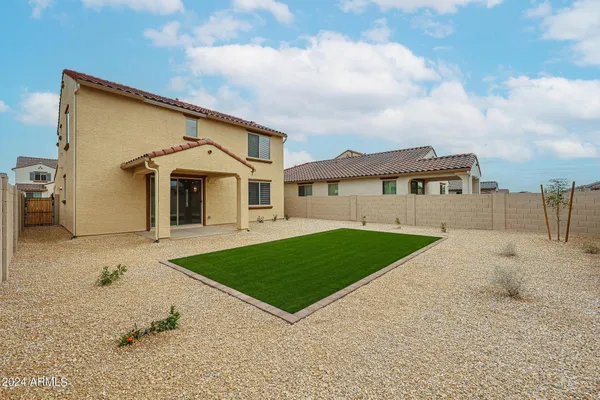 $2,300 | 9037 West Luke Avenue, Glendale, AZ 85305