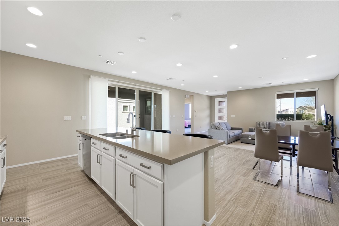 1091 East Sunset Road Henderson, NV 89011 - Photo 8 of 40 Gallery Image 8