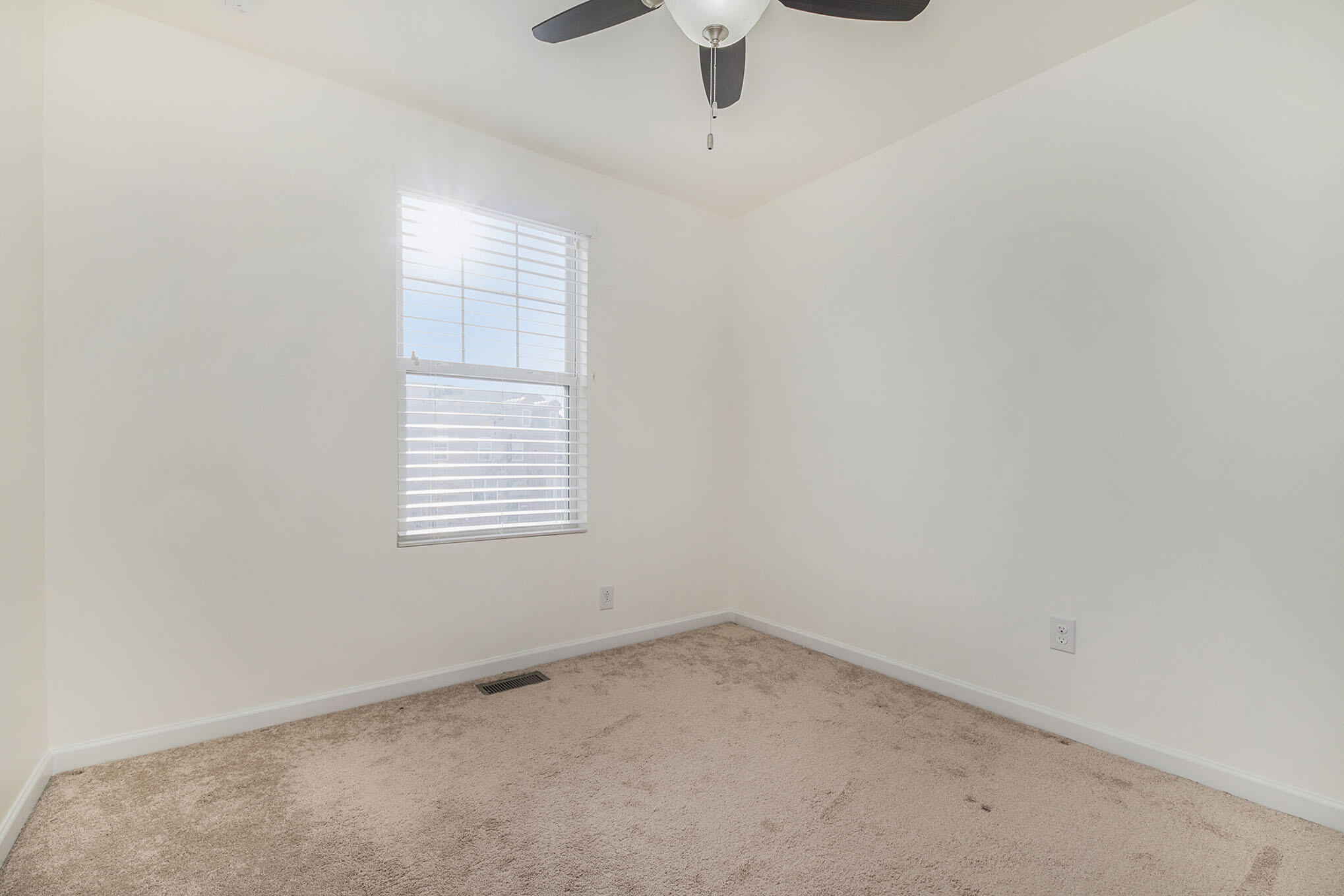 329 Glenhurst Boulevard Rochester Hills, MI 48307 - Photo 12 of 18 DSC08950-1