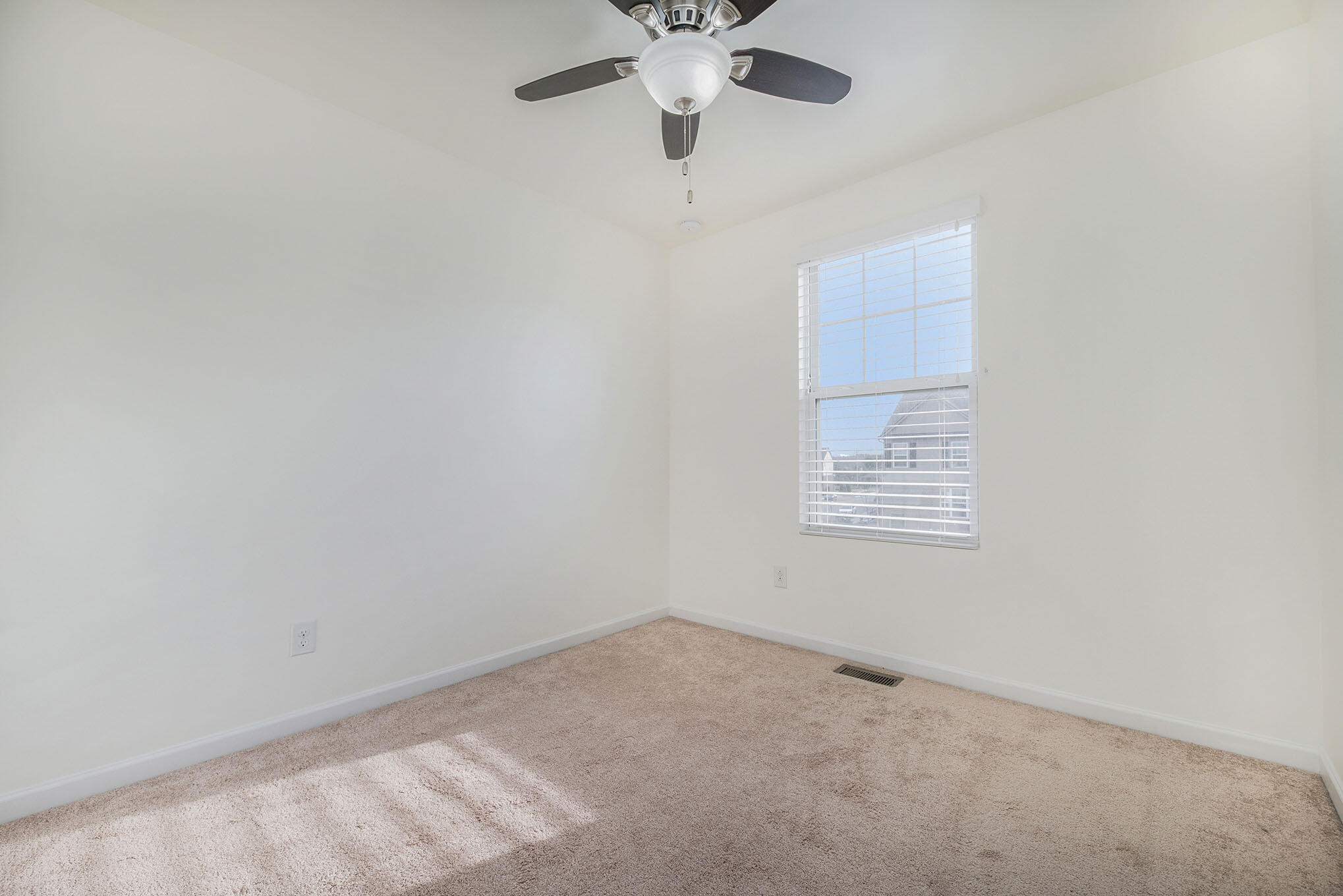 329 Glenhurst Boulevard Rochester Hills, MI 48307 - Photo 13 of 18 DSC08953-1