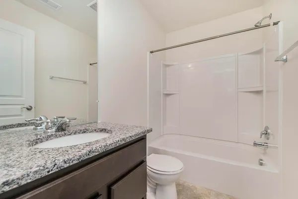 $2,850 | 329 Glenhurst Boulevard, Rochester Hills, MI 48307