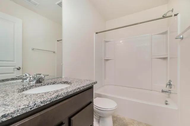 $2,900 | 329 Glenhurst Boulevard, Rochester Hills, MI 48307