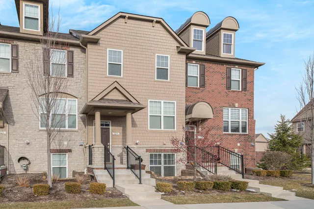 $2,900 | 329 Glenhurst Boulevard, Rochester Hills, MI 48307