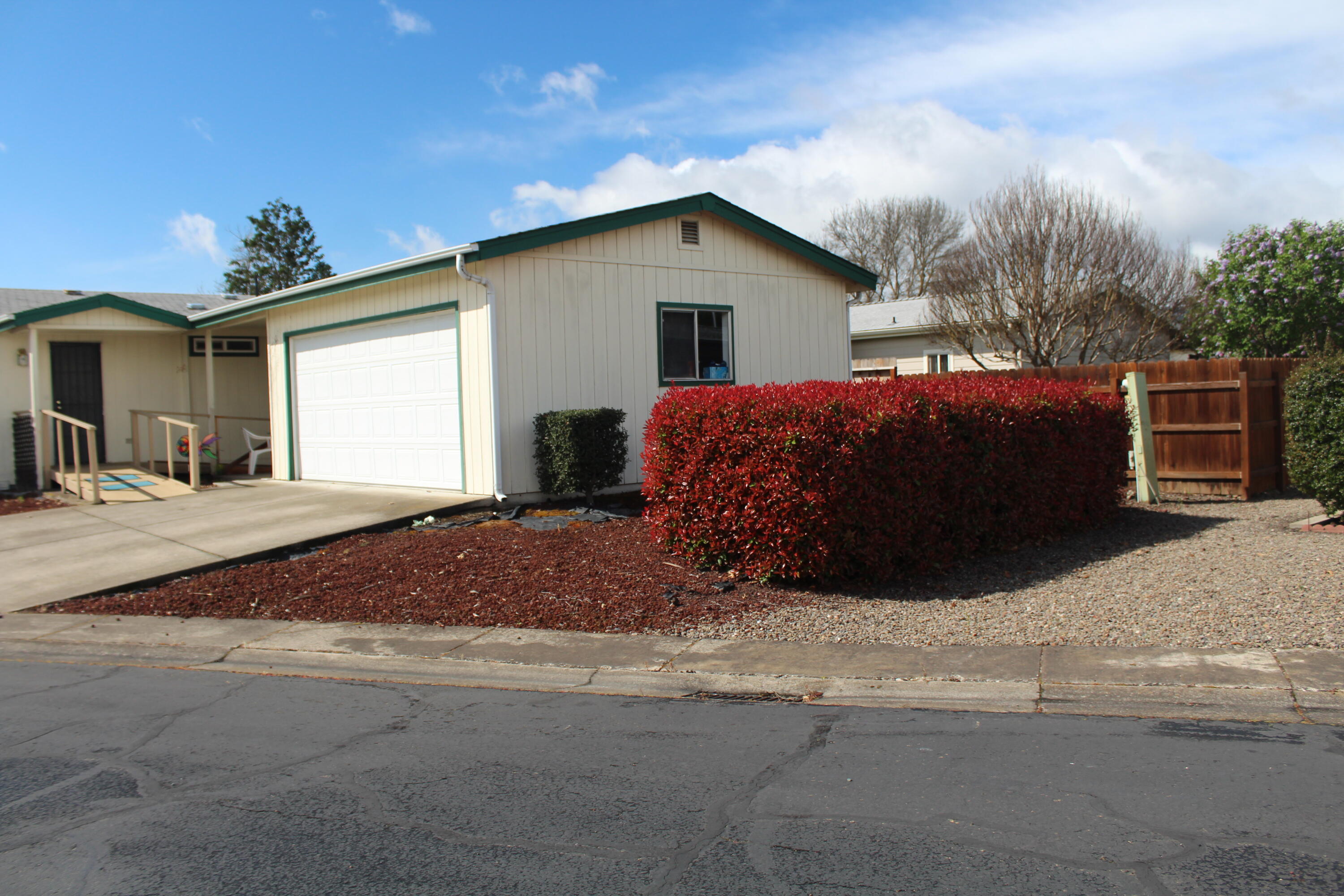 555 Freeman Road, Unit 10 Central Point, OR 97502 - Photo 22 of 28 IMG_7932