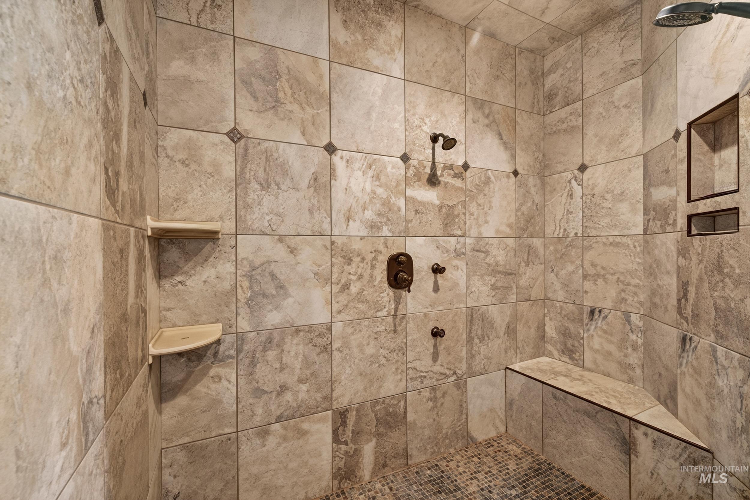 1600 Surprise Valley Road Pocatello, ID 83201 - Photo 15 of 50