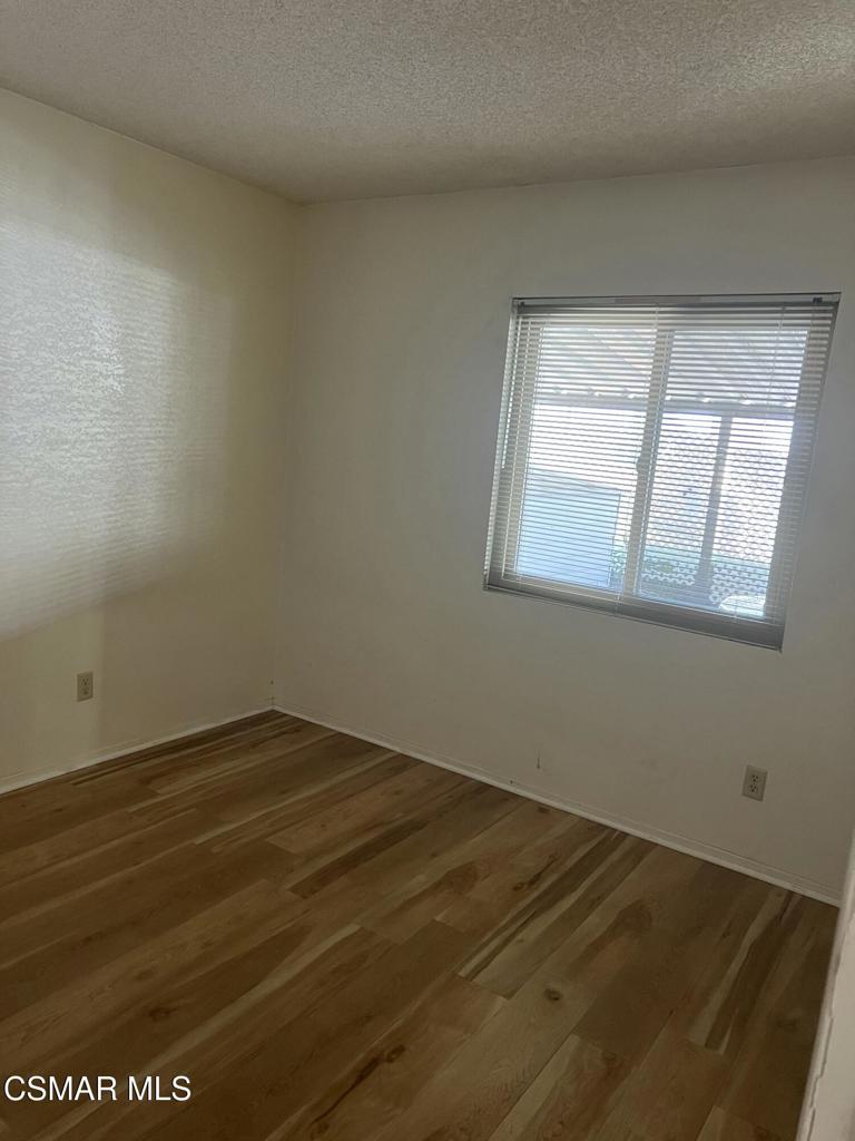 122 Don Felipe, Unit 122 Ojai, CA 93023 - Photo 26 of 50 an empty room with a window