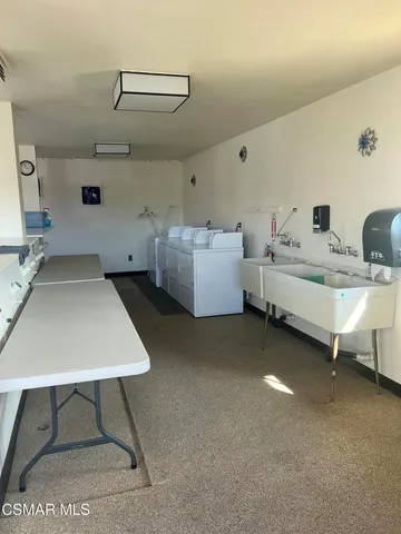 a room with lots of traffic and living room view