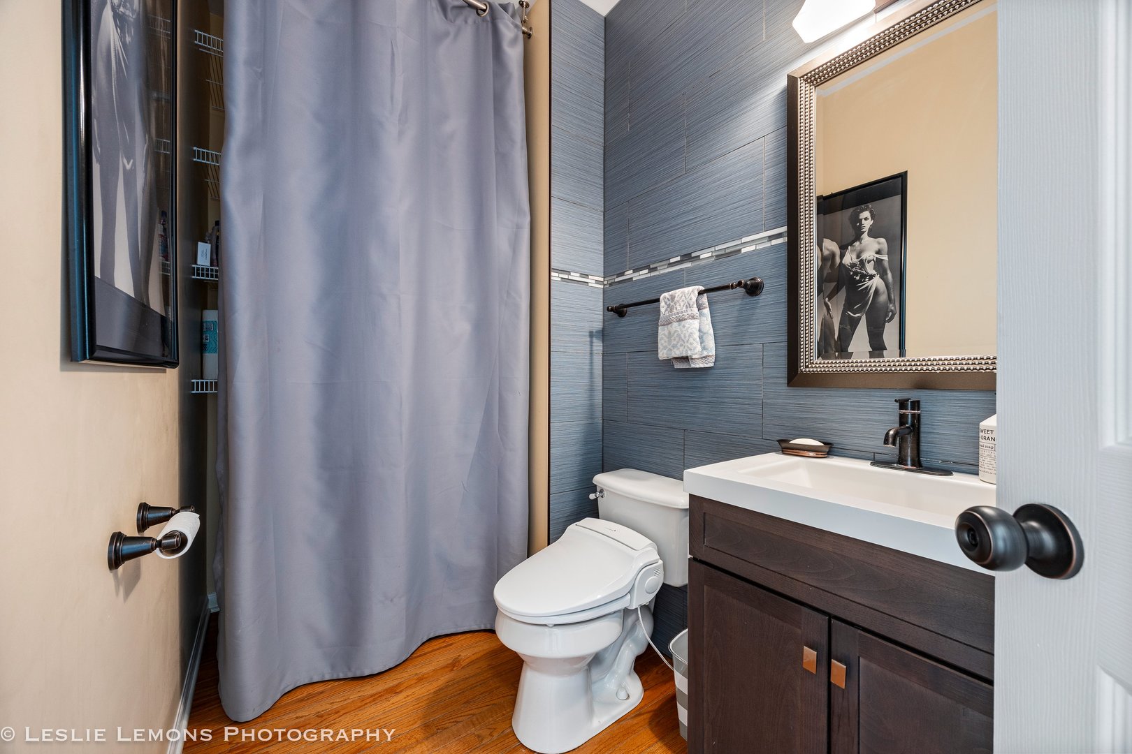 526 Windett Lane Geneva, IL 60134 - Photo 25 of 38 a bathroom with a sink and a toilet
