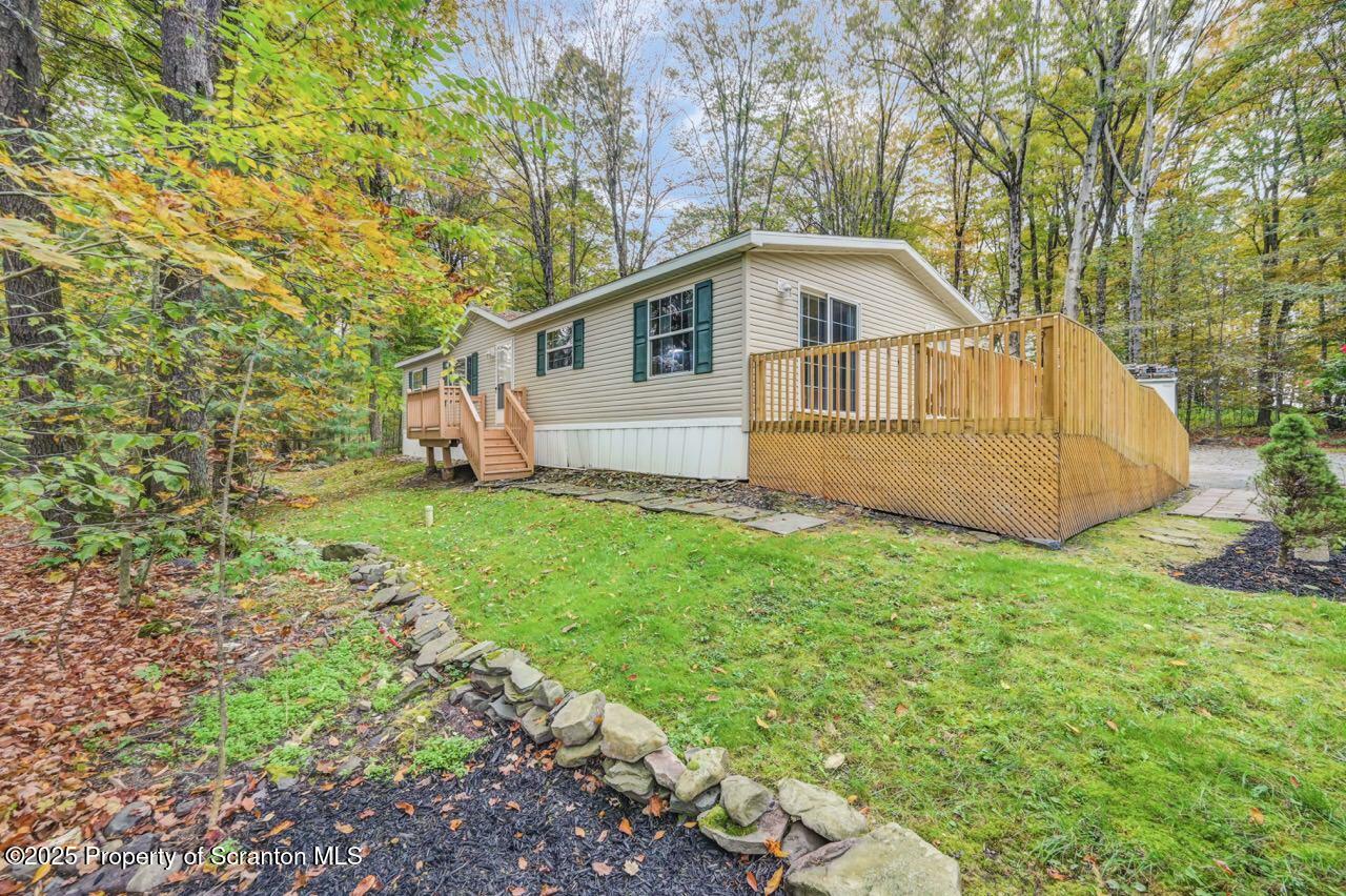 2 Madison Moscow, PA 18444 - Photo 3 of 52 2 Madison Est 01 Large