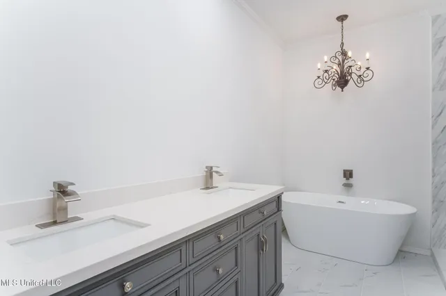 $469,900 | 211 Greenwood Place, Hattiesburg, MS 39402