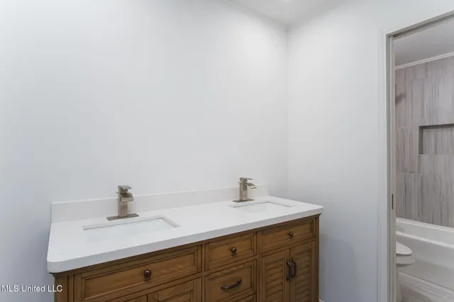 $469,900 | 211 Greenwood Place, Hattiesburg, MS 39402