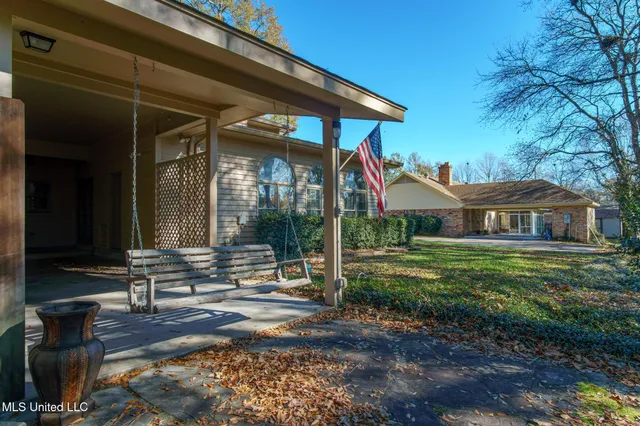 $469,900 | 211 Greenwood Place, Hattiesburg, MS 39402