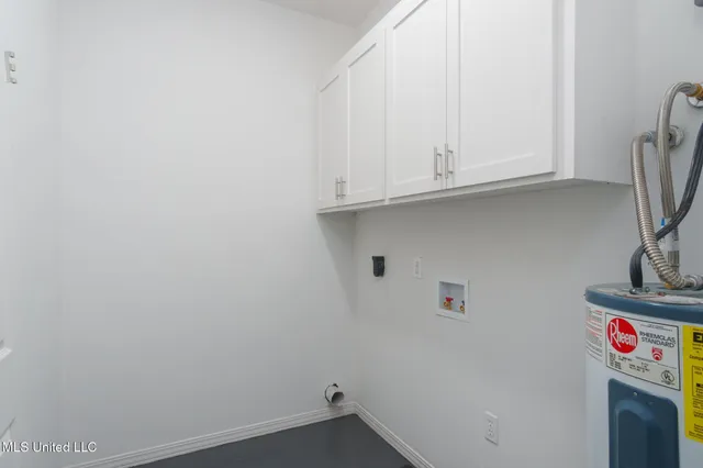 $469,900 | 211 Greenwood Place, Hattiesburg, MS 39402