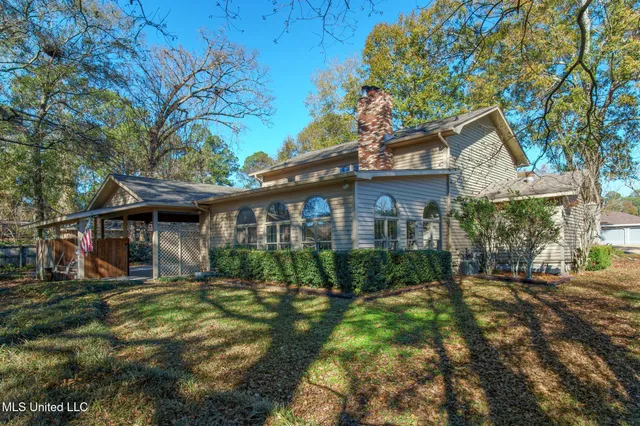 $469,900 | 211 Greenwood Place, Hattiesburg, MS 39402