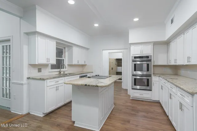 $469,900 | 211 Greenwood Place, Hattiesburg, MS 39402