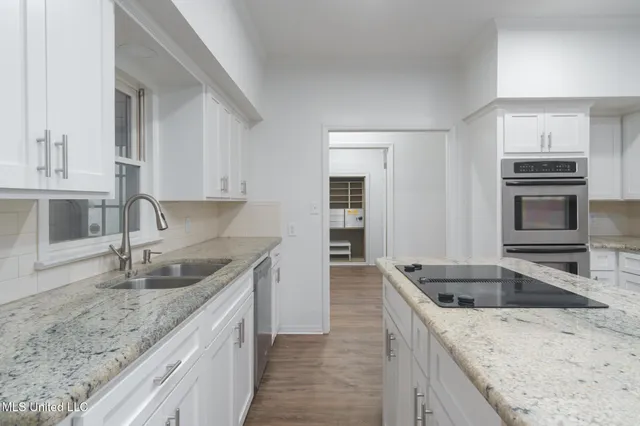 $469,900 | 211 Greenwood Place, Hattiesburg, MS 39402