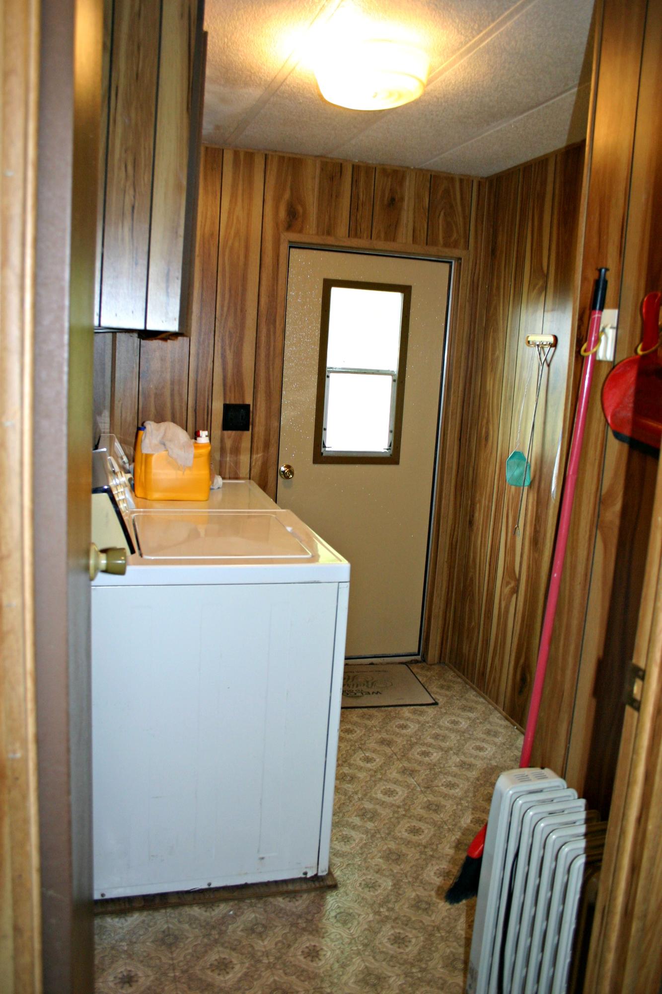 2030 Old Netarts Road West Tillamook, OR 97141 - Photo 22 of 49 Laundry/Front Entry