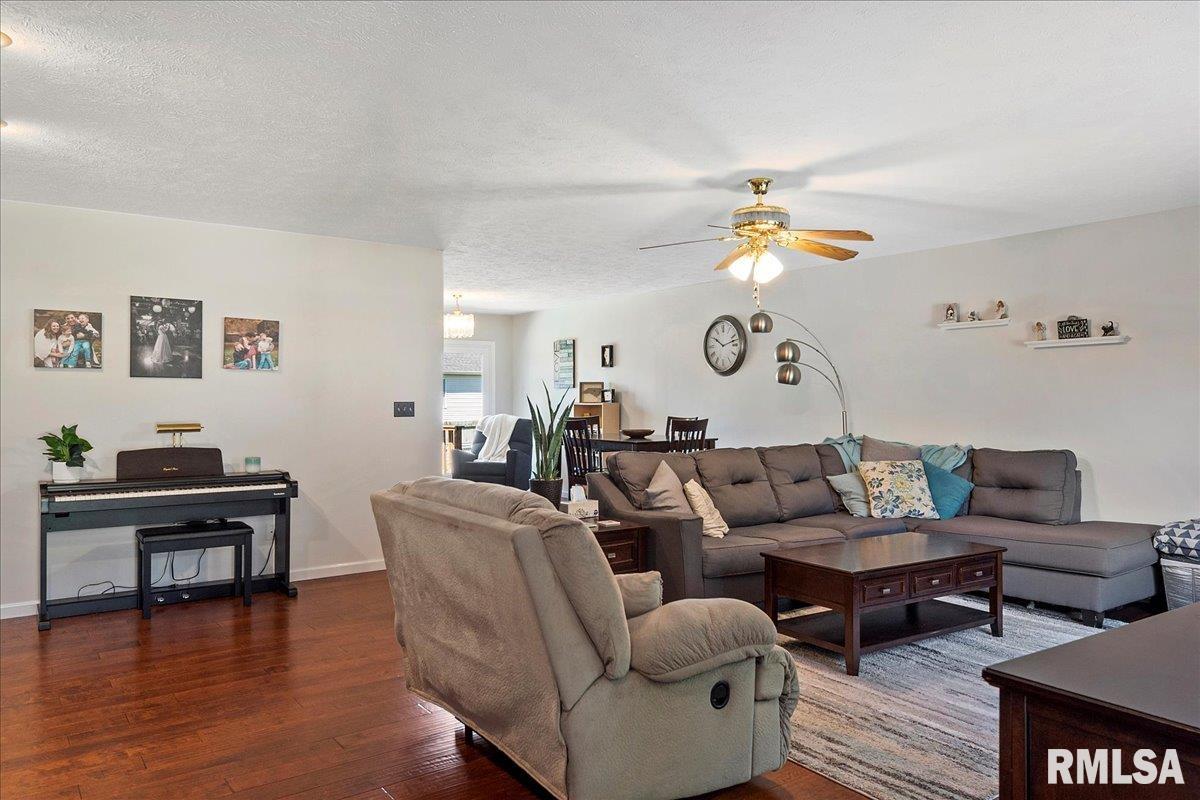 205 Appomattox Drive Springfield, IL 62711 - Photo 5 of 34