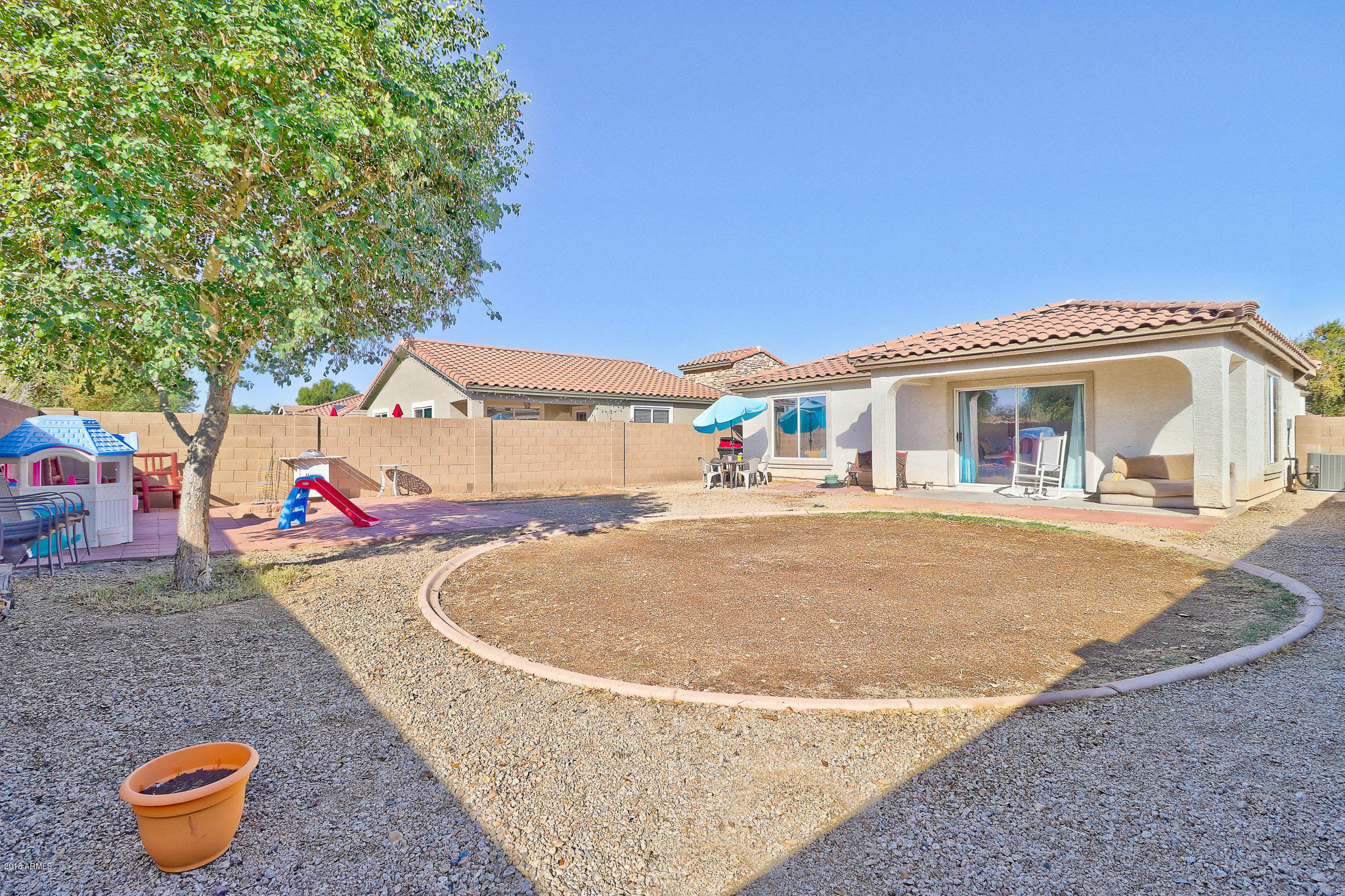 14825 West Wethersfield Road Surprise, AZ 85379 - Photo 6 of 24 Grass area