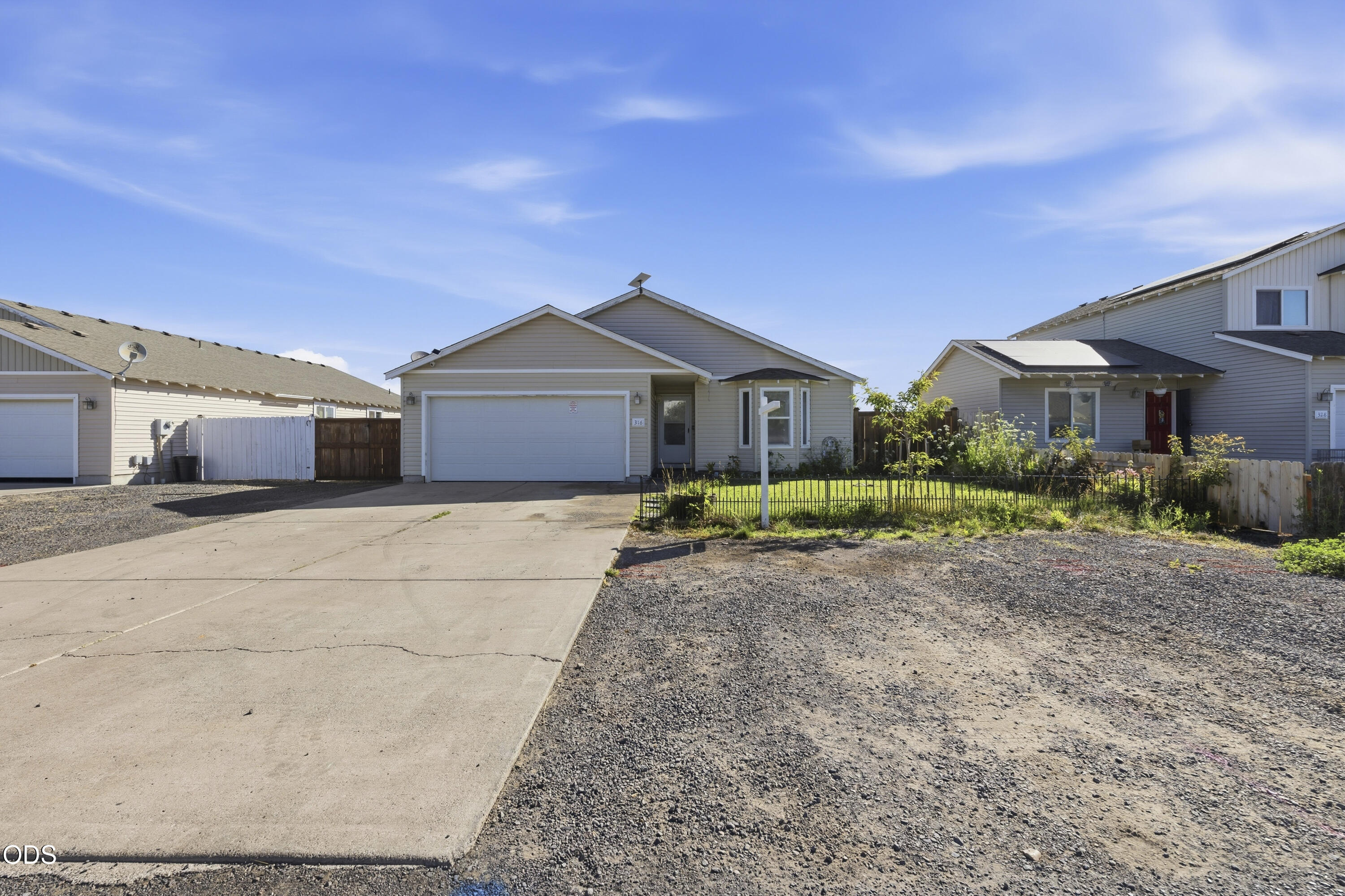 316 Center Ridge Drive Culver, OR 97734 - Photo 2 of 35