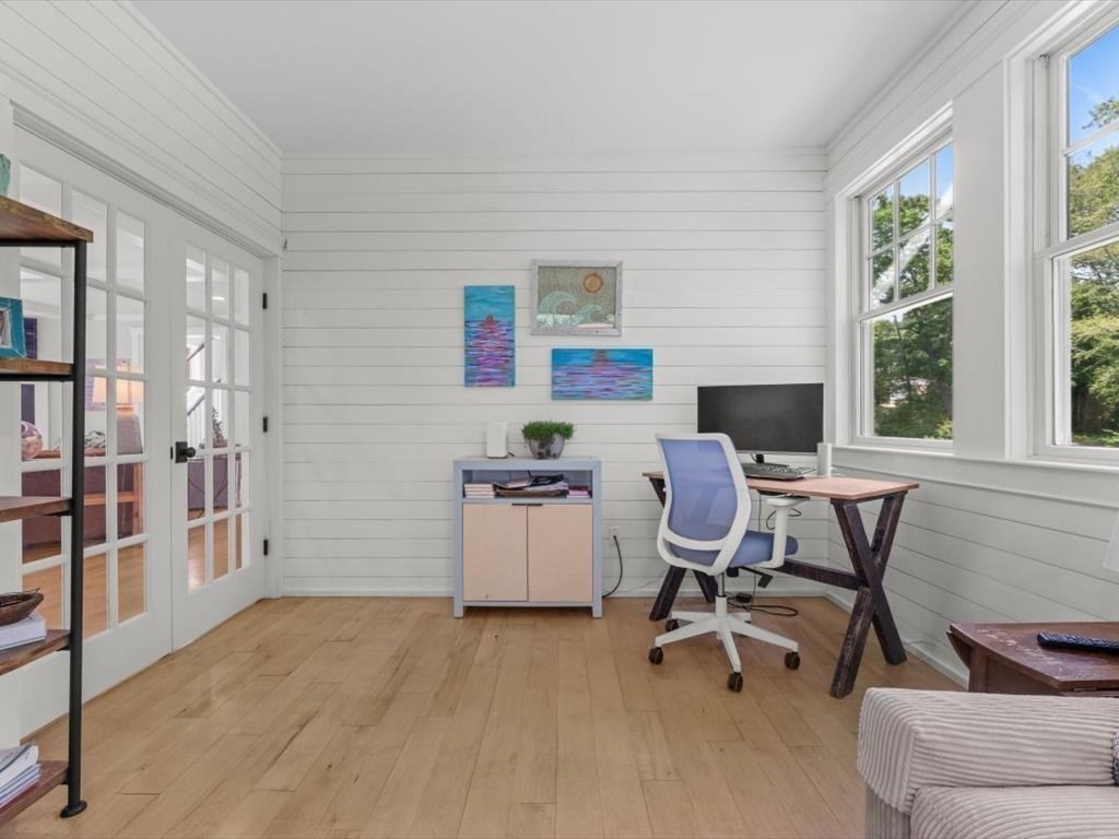 35 Forster Road Manchester, MA 01944 - Photo 15 of 42 Gallery Image 15