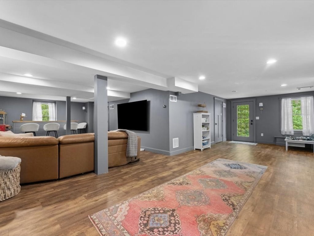 35 Forster Road Manchester, MA 01944 - Photo 31 of 42 Gallery Image 31