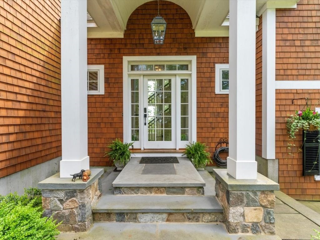 35 Forster Road Manchester, MA 01944 - Photo 4 of 42 Gallery Image 4