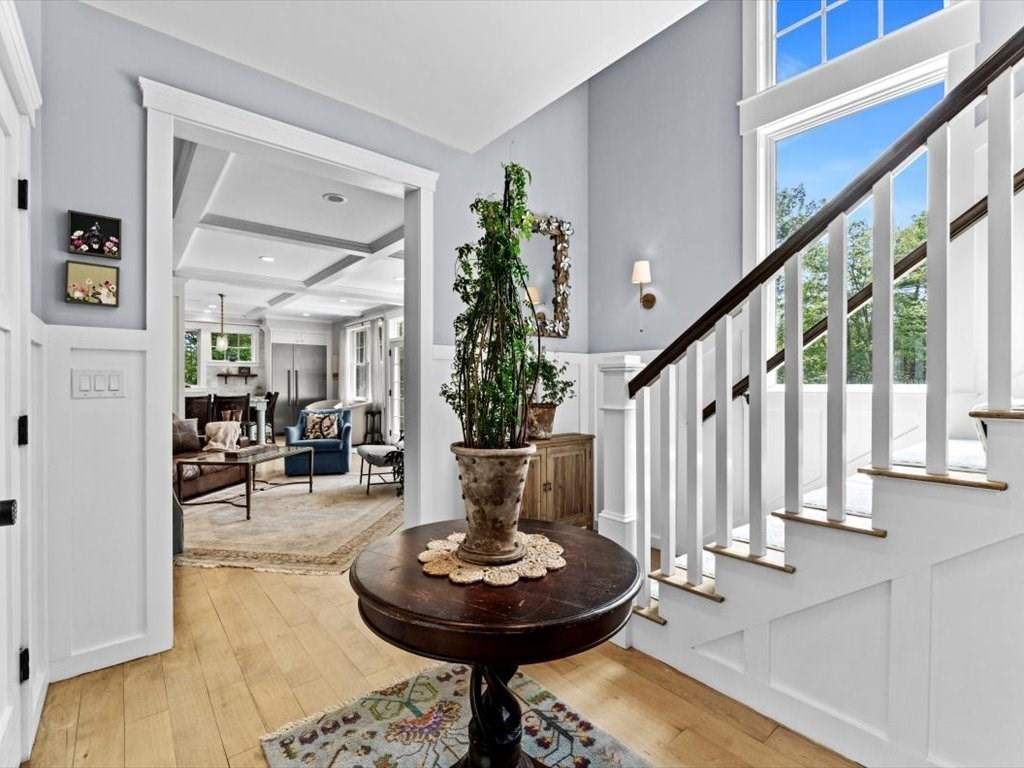 35 Forster Road Manchester, MA 01944 - Photo 5 of 42 Gallery Image 5