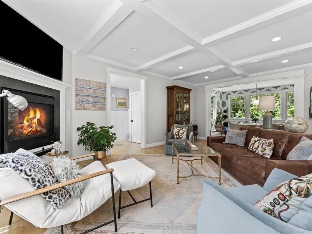 35 Forster Road Manchester, MA 01944 - Photo 7 of 42 Gallery Image 7