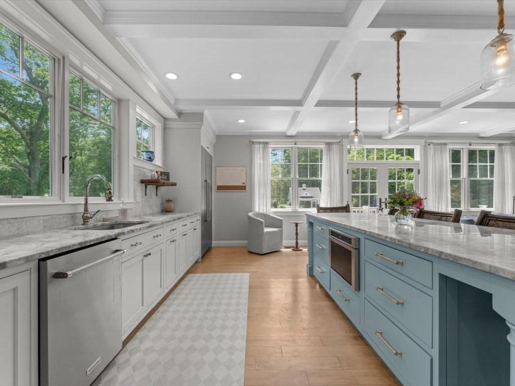 35 Forster Road Manchester, MA 01944 - Photo 10 of 42 Gallery Image 10