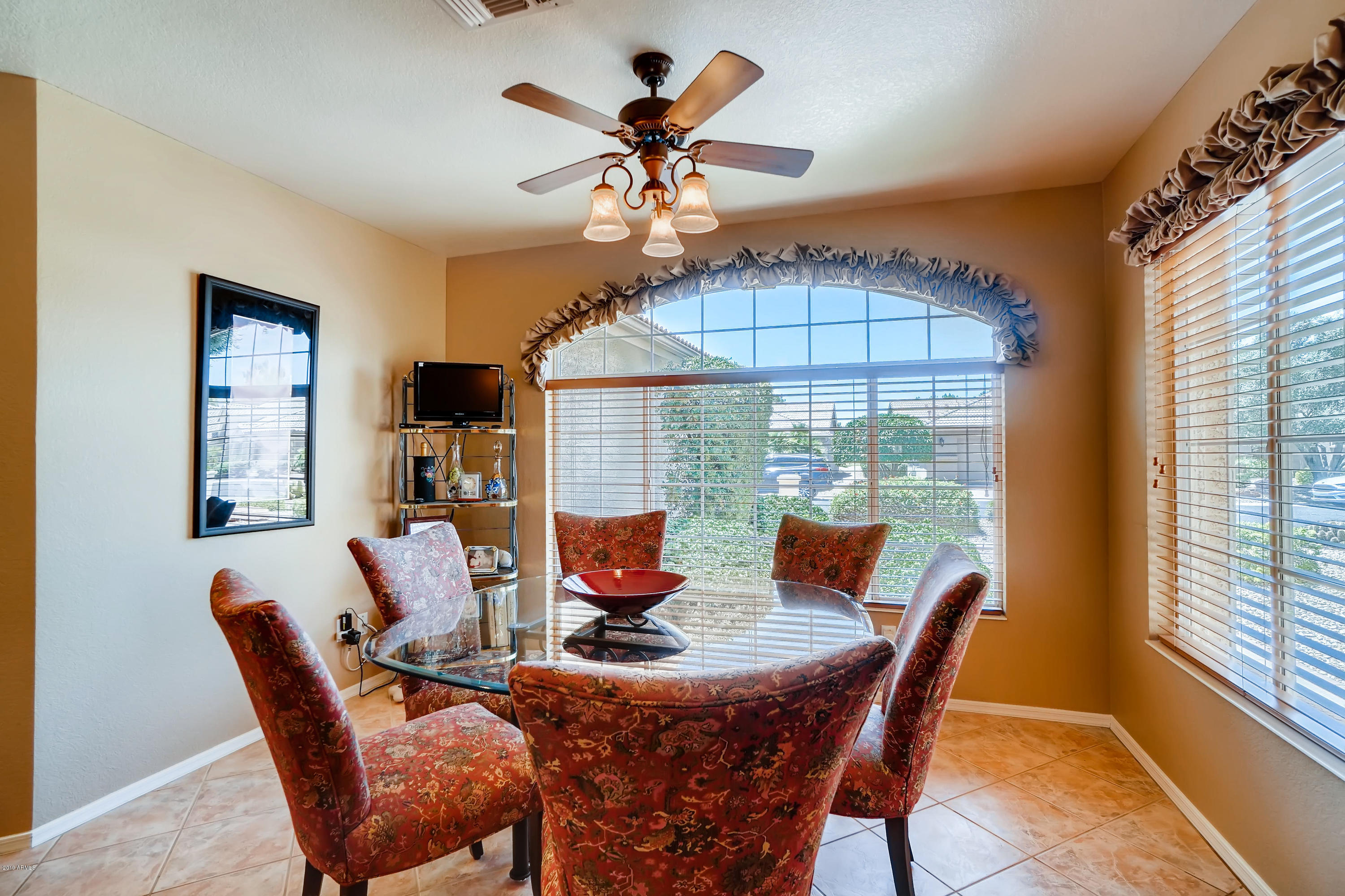 15554 Piccadilly Road Goodyear, AZ 85395 - Photo 11 of 28 15554 W-011-014-Breakfast-MLS_Size