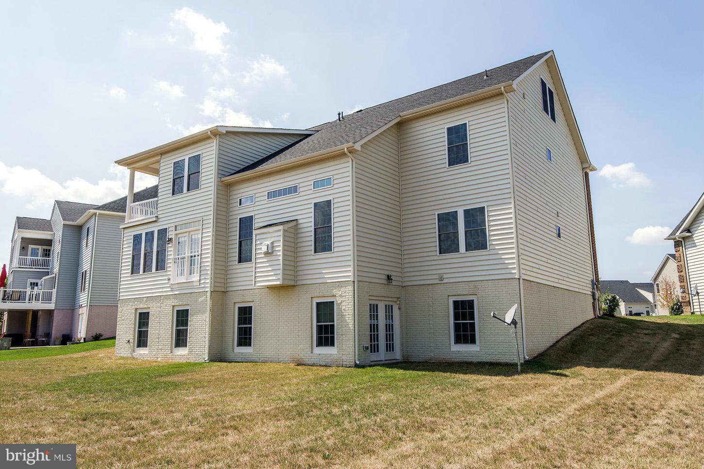 44401 Stone Roses Circle Ashburn, VA 20147 - Photo 29 of 30 Exterior (Rear)