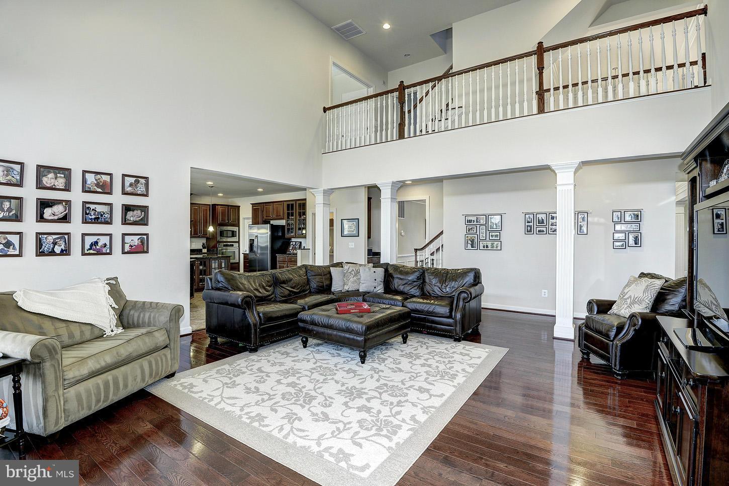 44401 Stone Roses Circle Ashburn, VA 20147 - Photo 8 of 30 Family Room