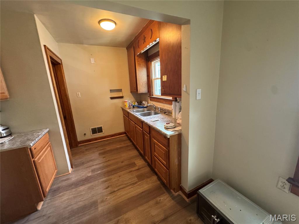 1107 Bristow Street Belleville, IL 62221 - Photo 10 of 49